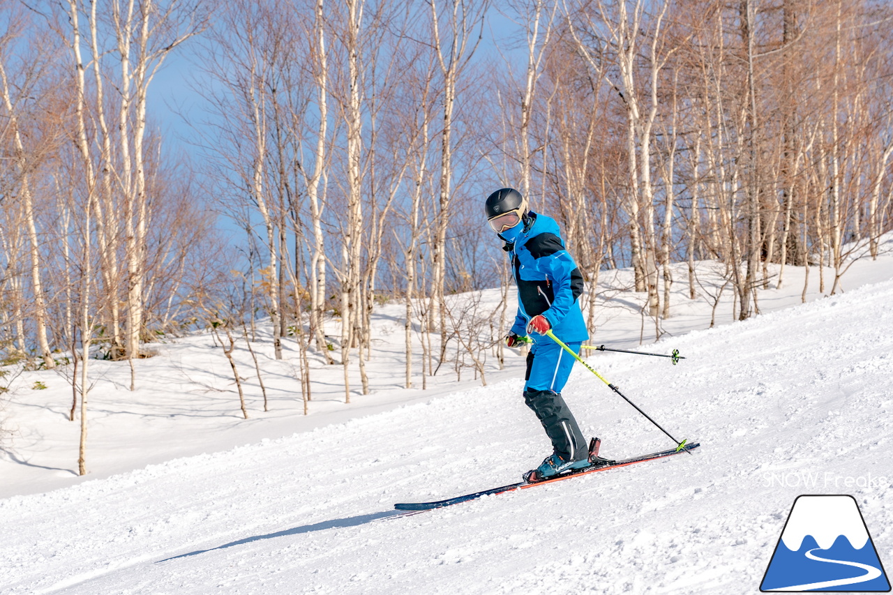 カムイスキーリンクス｜山頂から山麓までゲレンデには積雪たっぷり＆最新の自動券売機導入でチケット購入時の待ち時間も短縮。最高に気持ちの良い春スキーを楽しみましょう(^_-)-☆